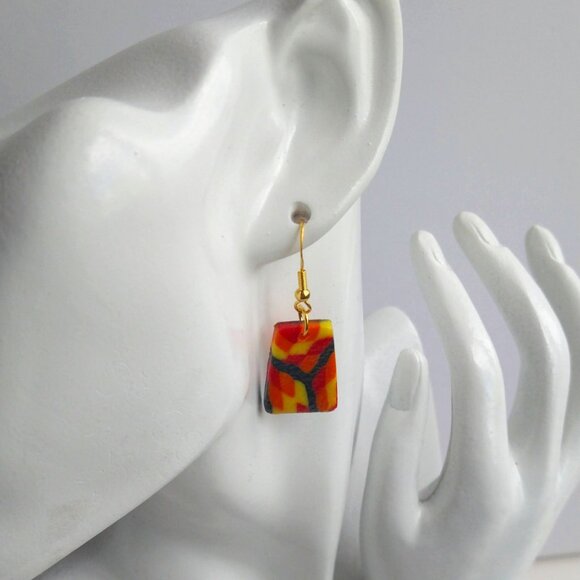 Handmade black, yellow, red and orange polymer clay earrings. Boucles d'oreilles - Picture 3 of 6